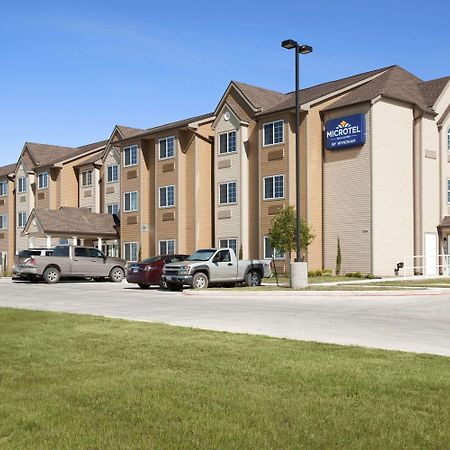 Microtel Inn & Suites Плезантон Экстерьер фото