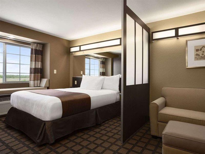 Microtel Inn & Suites Плезантон Экстерьер фото
