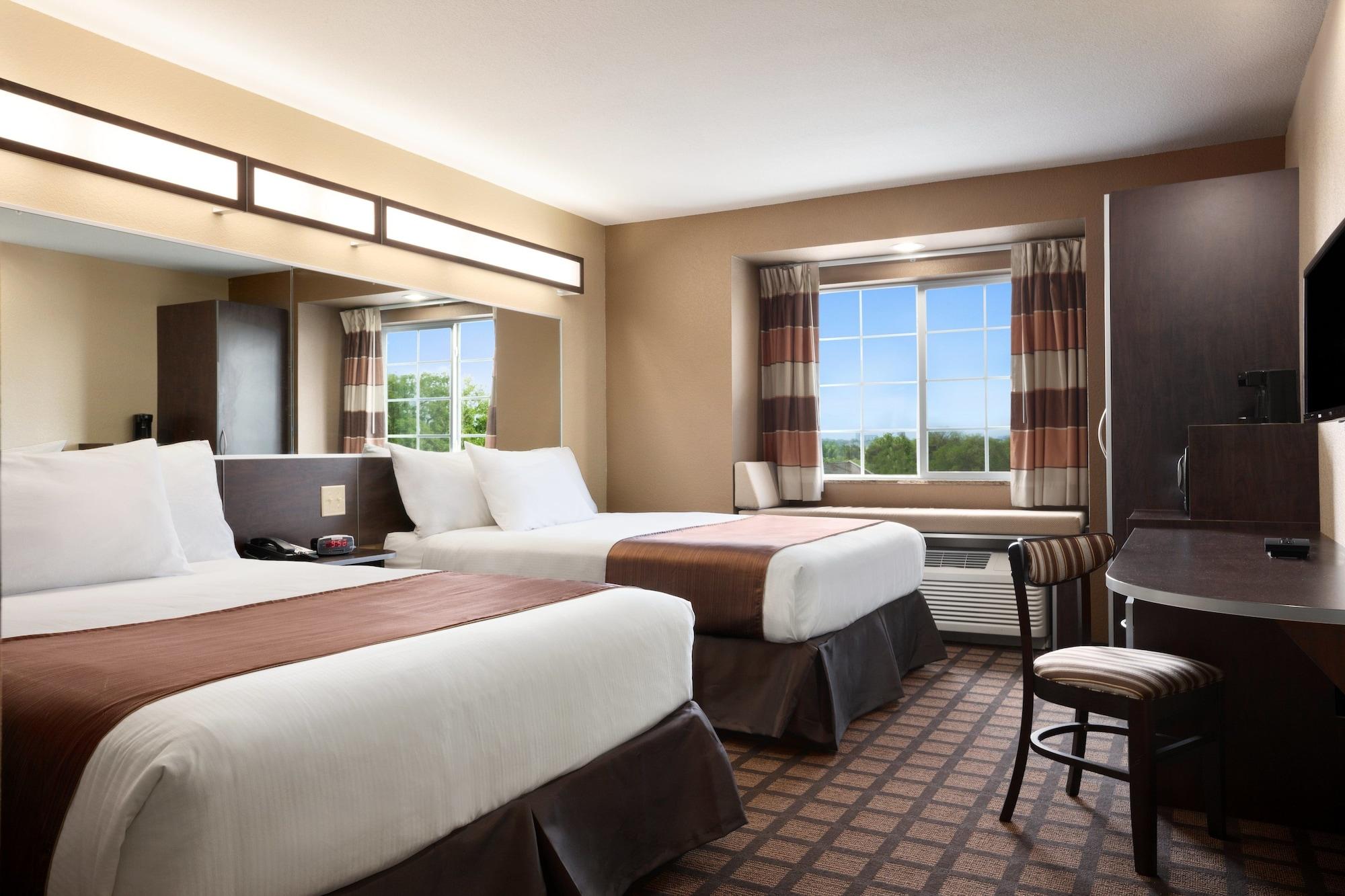 Microtel Inn & Suites Плезантон Экстерьер фото