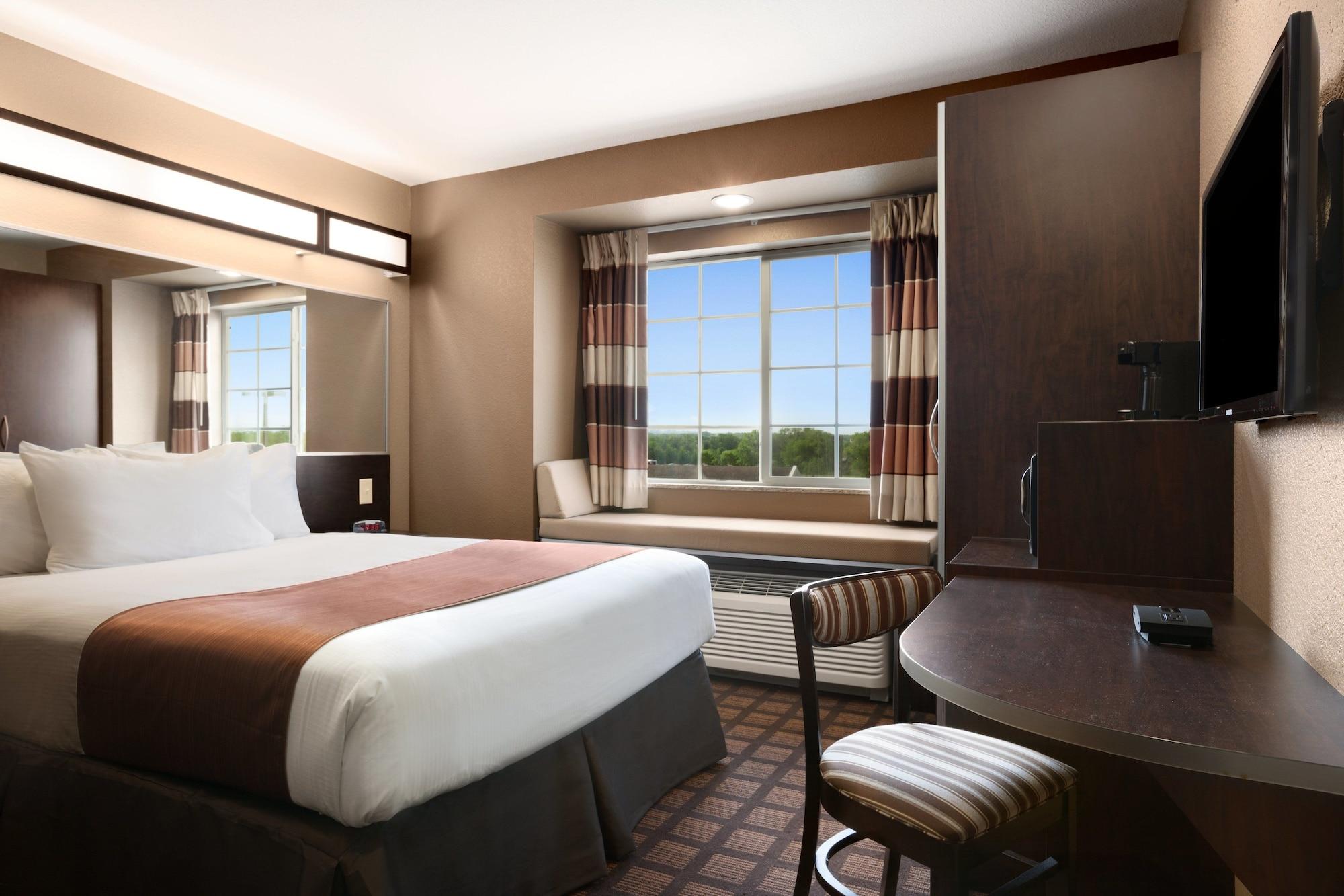 Microtel Inn & Suites Плезантон Экстерьер фото
