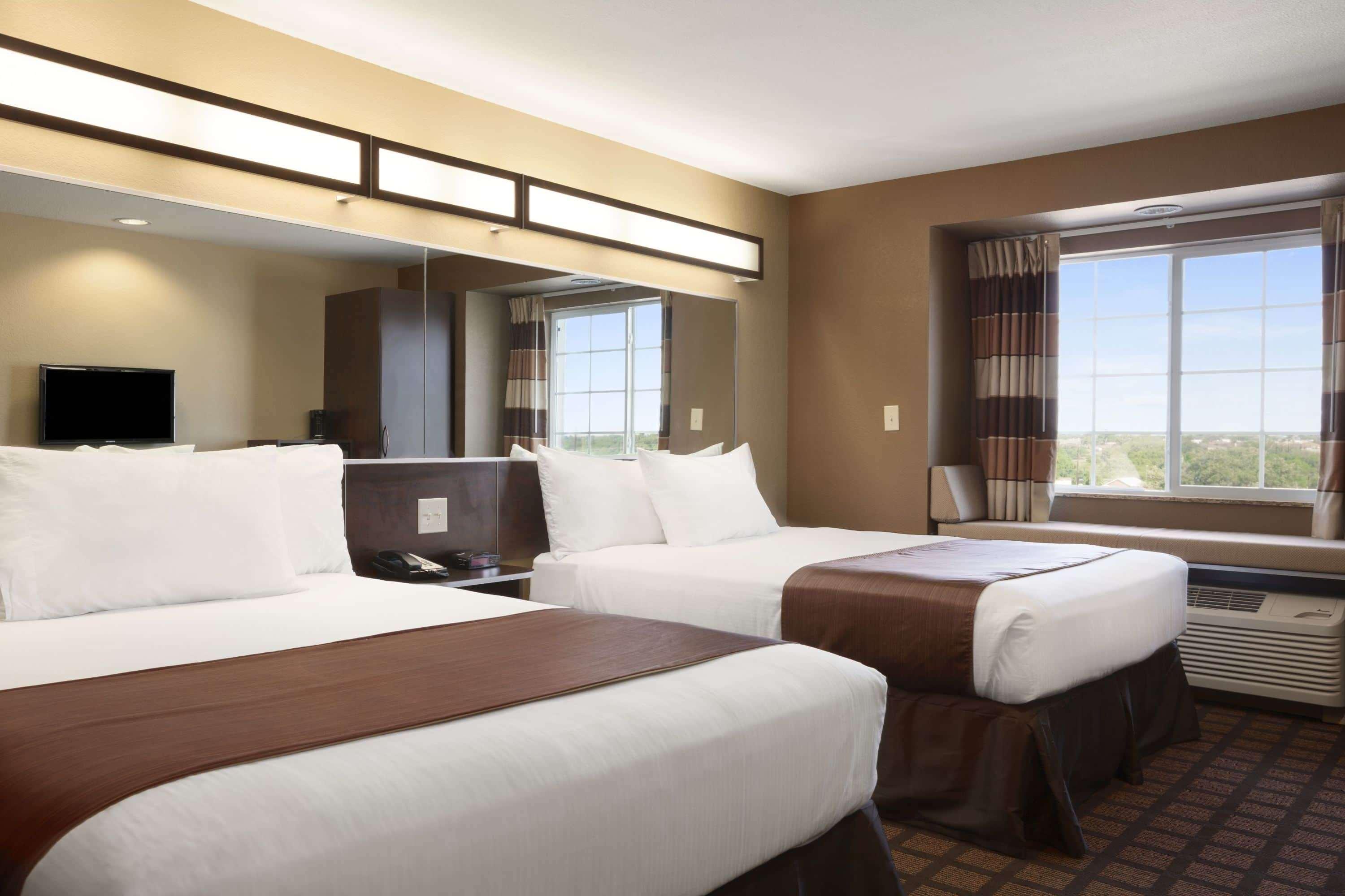 Microtel Inn & Suites Плезантон Экстерьер фото