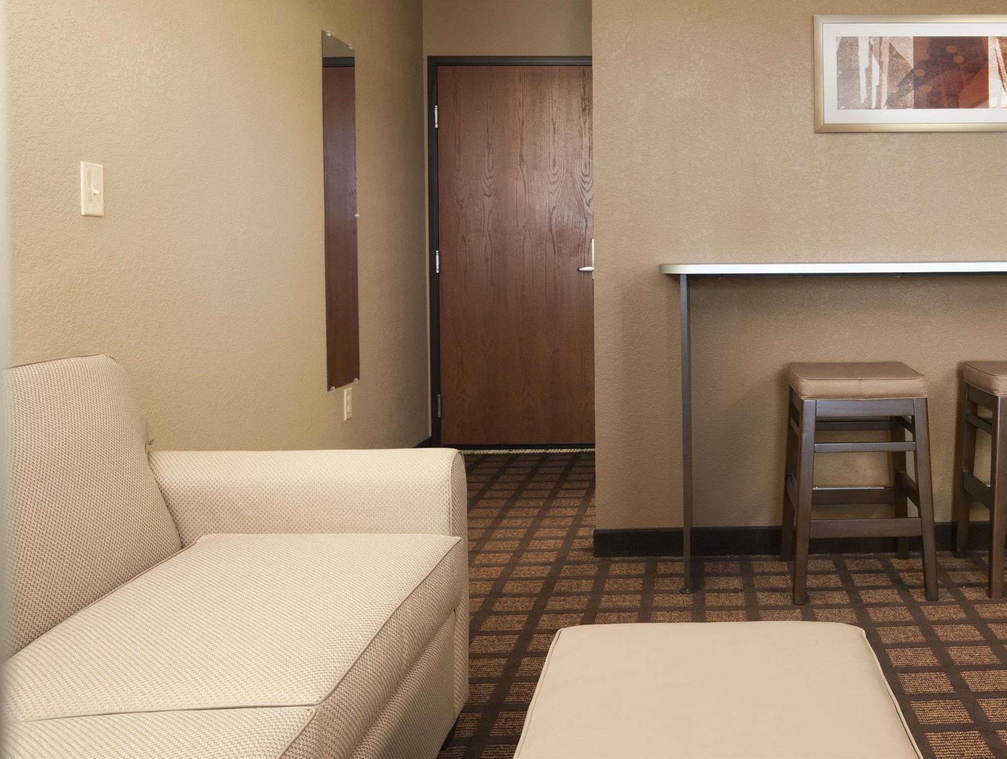 Microtel Inn & Suites Плезантон Экстерьер фото