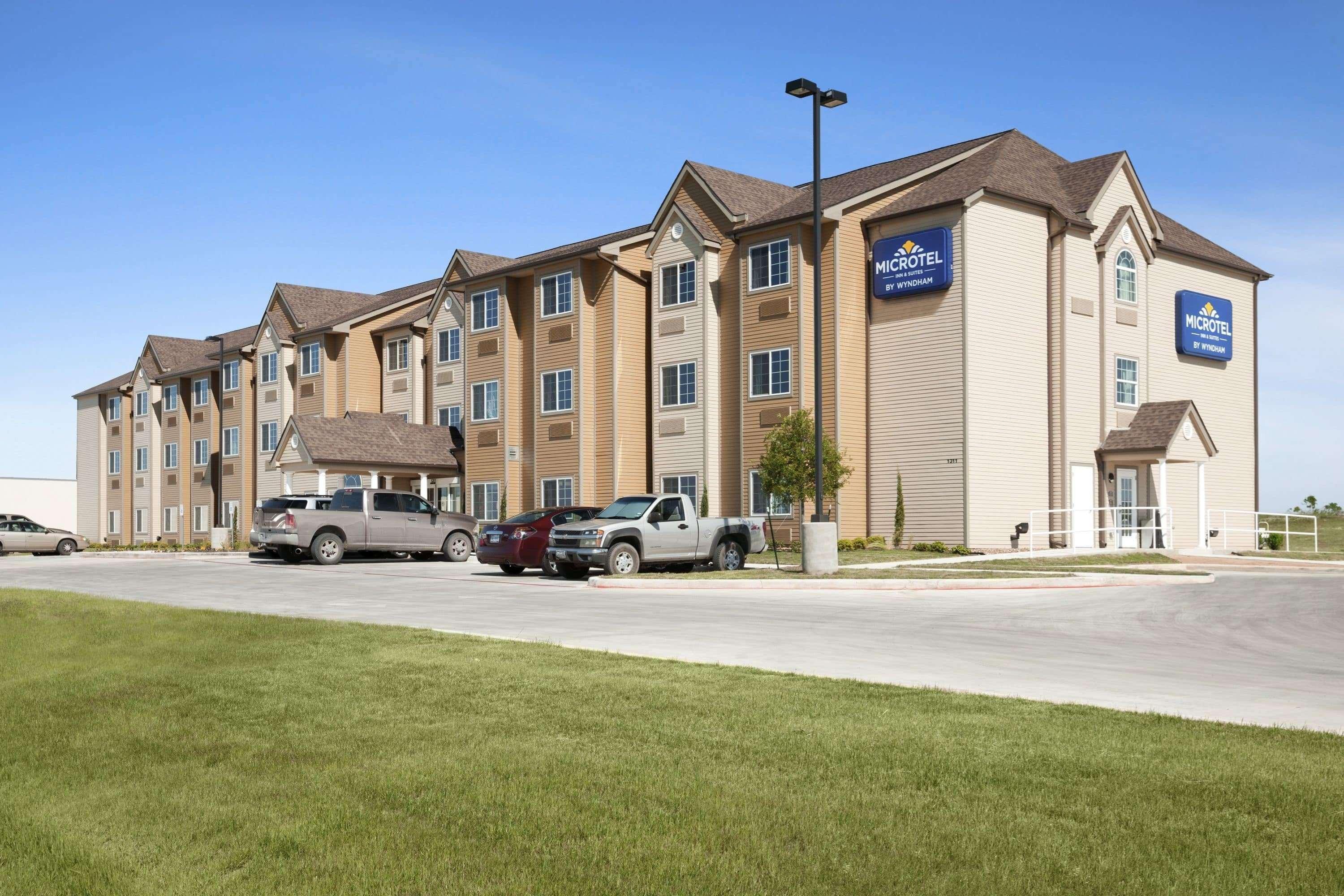 Microtel Inn & Suites Плезантон Экстерьер фото